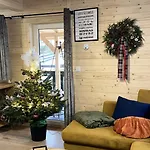 Osada Wichrowe Wzgórze Domek alpejski