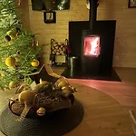 Osada Wichrowe Wzgórze Domek alpejski