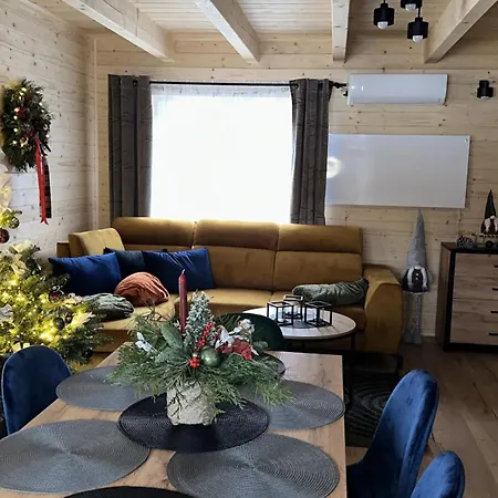 Osada Wichrowe Wzgorze בקתה