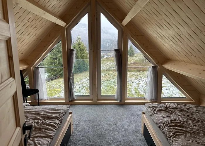 בקתה Osada Wichrowe Wzgorze רייצ'ה